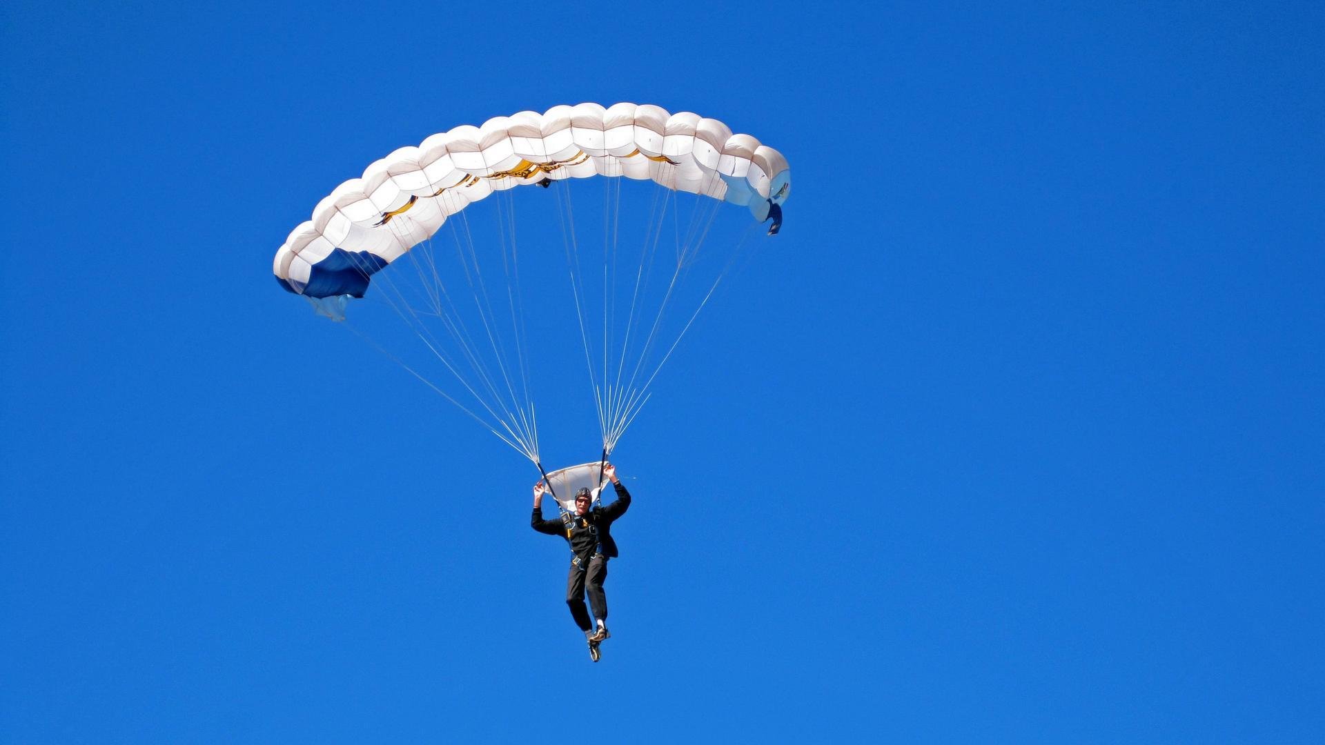 mk体育平台官网-史密斯200米仰泳突破自我极限,史密斯弯举